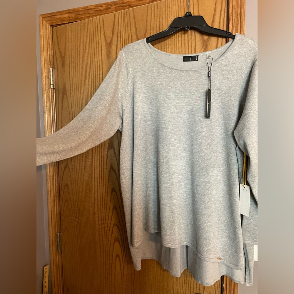 Plus size 2X Tahari fine gauge sweater